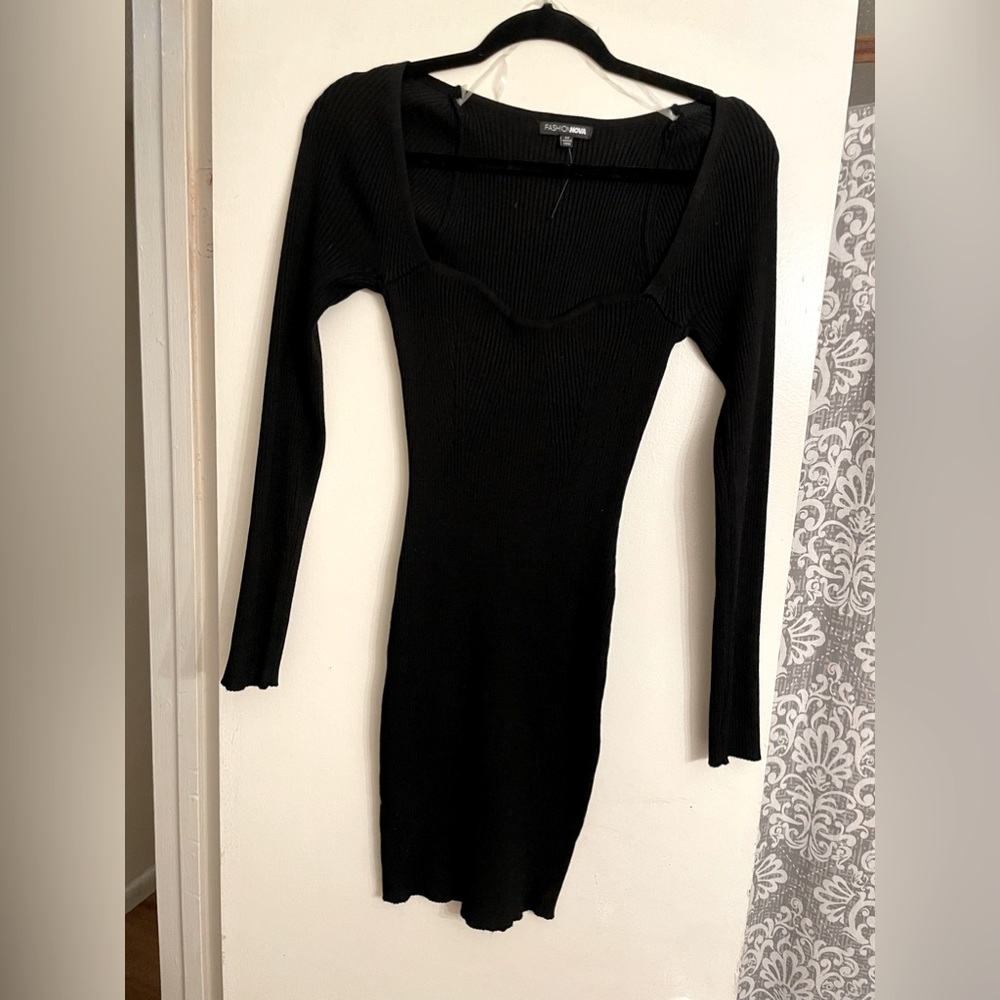 Black knit sweetheart line sweater mid dress , size Large